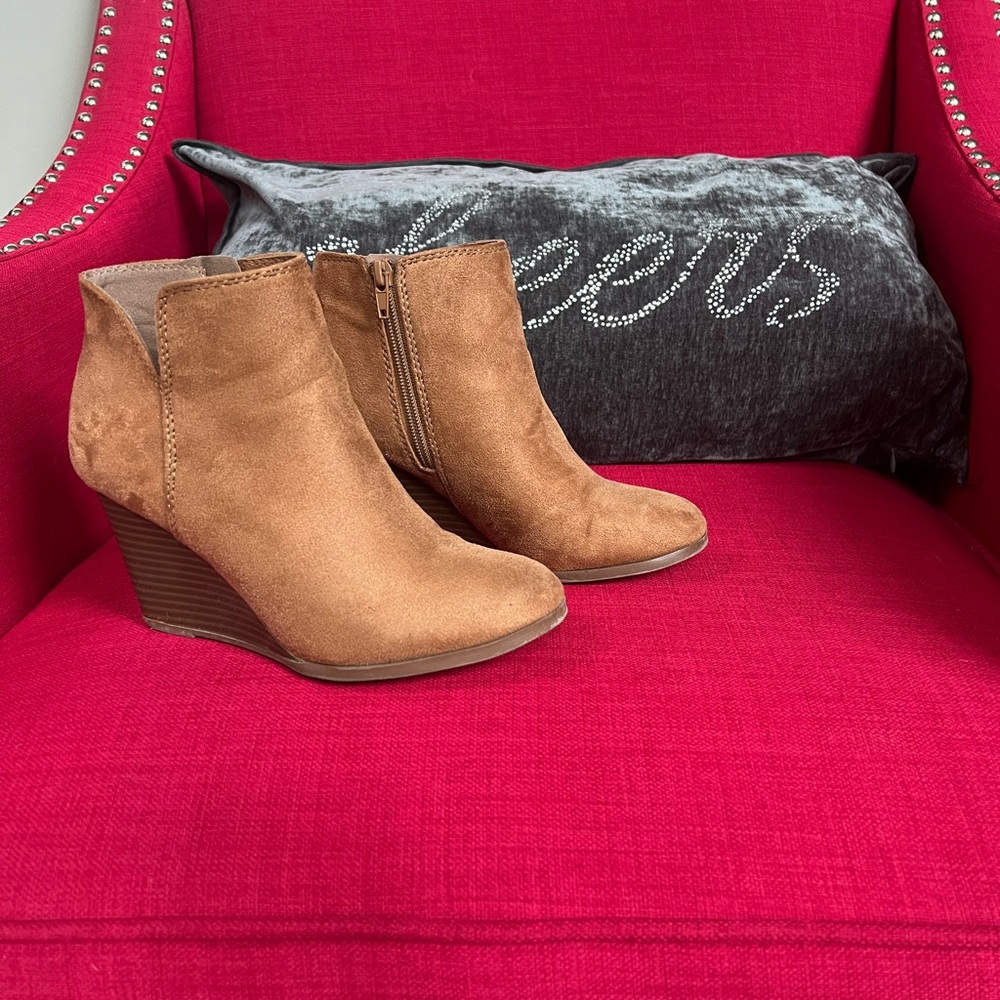 Soda wedge ankle bootie